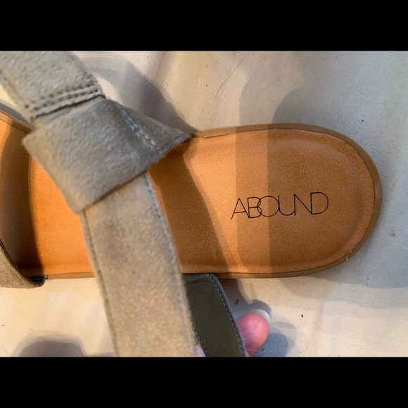 Abound strapped sandal - Picture 2 of 3